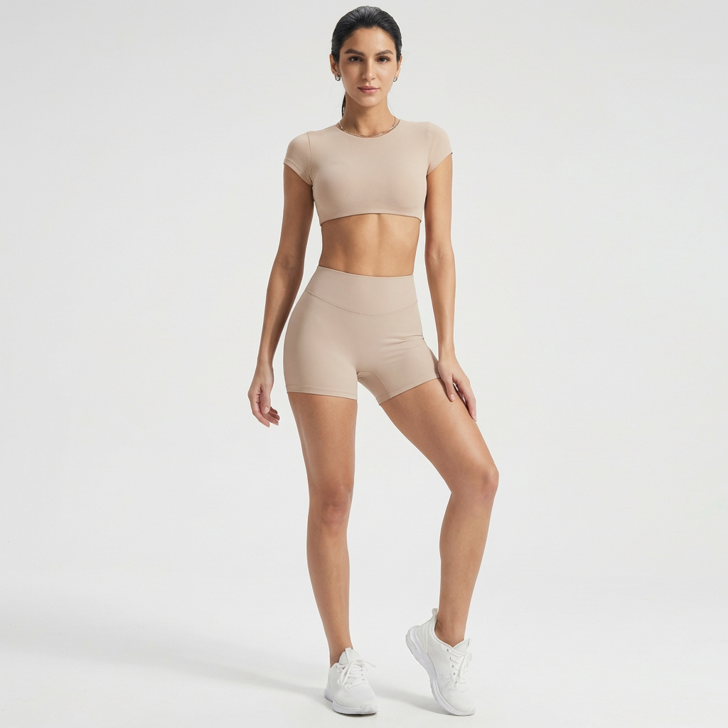 Pilates-Set mit rückenfreiem Top & Shorts