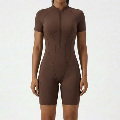 Short Catsuit mit Rückenausschnitt