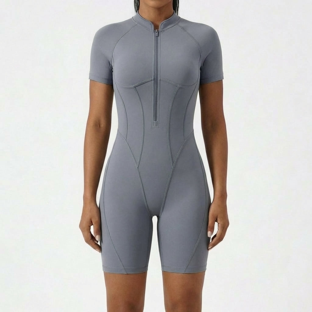 Short Catsuit mit Rückenausschnitt