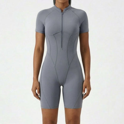 Short Catsuit mit Rückenausschnitt