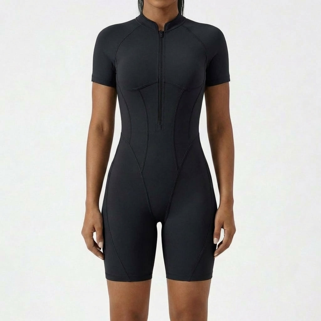 Short Catsuit mit Rückenausschnitt