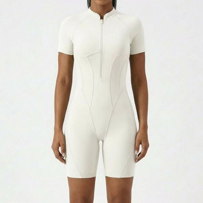 Short Catsuit mit Rückenausschnitt