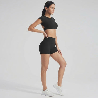 Pilates-Set mit rückenfreiem Top & Shorts